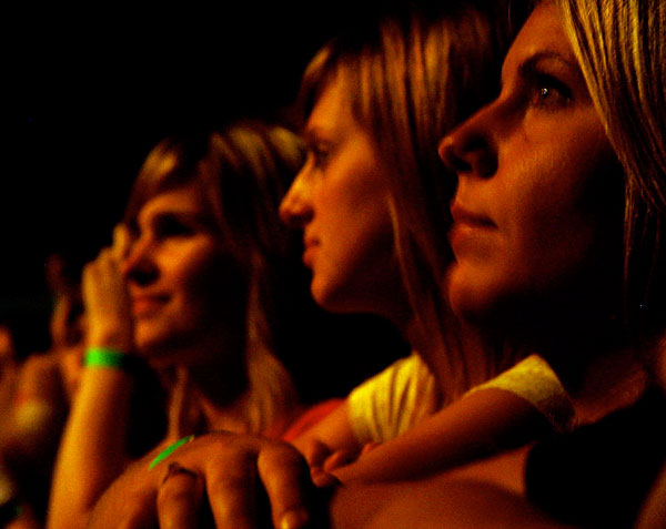 Attentive fans soak up the music at Friday's Cram Jam. (Alicia-Rae Light photo)
